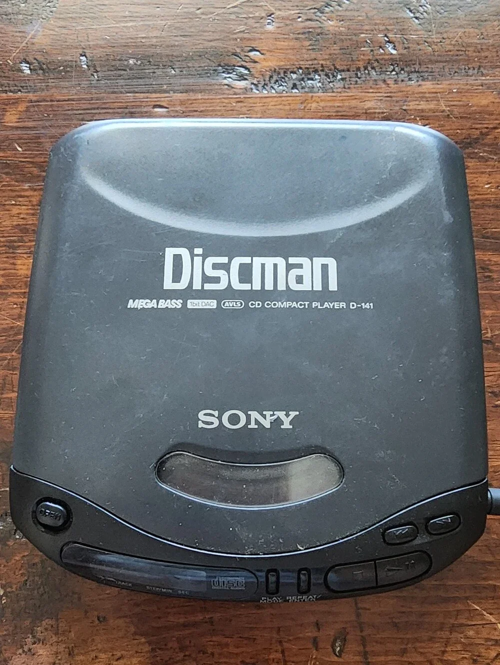 Sony Discman D-141 Portable CD Player Mega Bass Black Vintage 90s Tested Works
